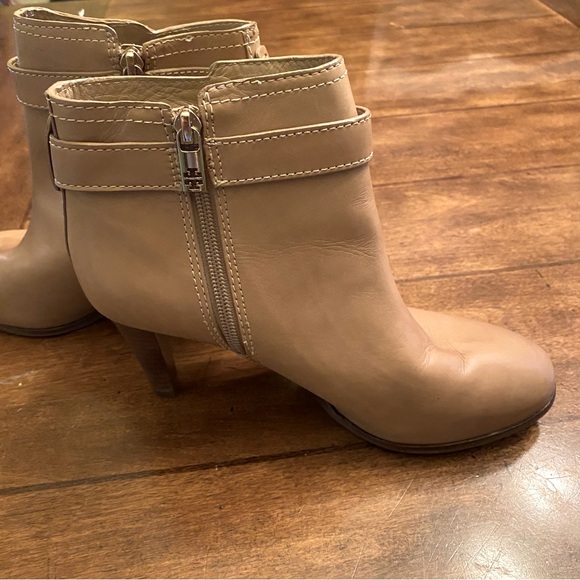 Tory Burch Tan Bristol Boots Size 8 - Picture 5 of 9